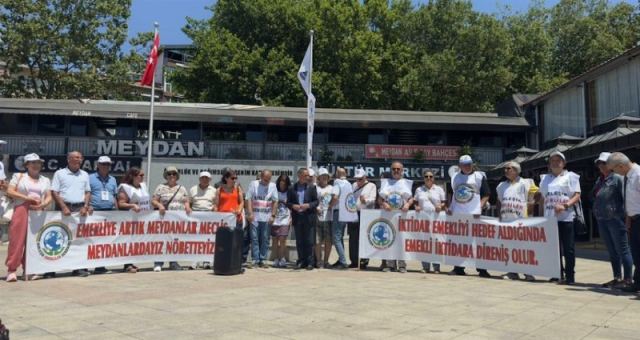 Emekliler Geçim Derdiyle Meydanlarda: Seslerini Duyurun!
