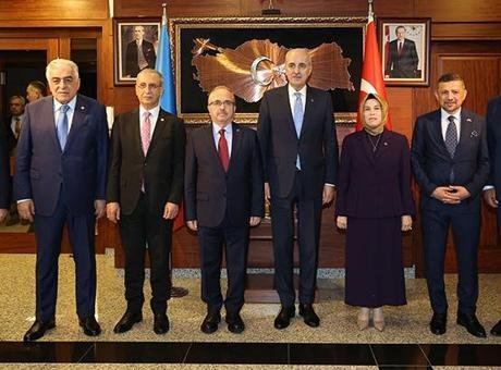 TBMM Başkanı Kurtulmuş, Bakü Büyükelçiliği'nde Önemli Temaslar Yaptı