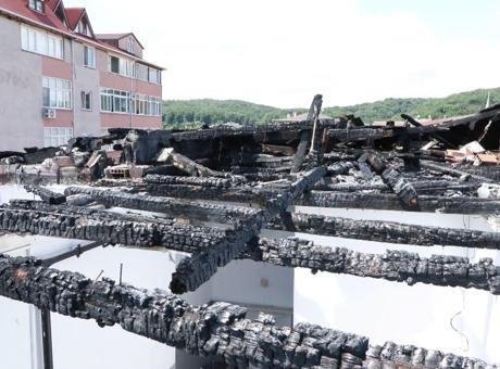 Sarıyer'deki Yangın Sonrası 80 Kişi Yardım Bekliyor