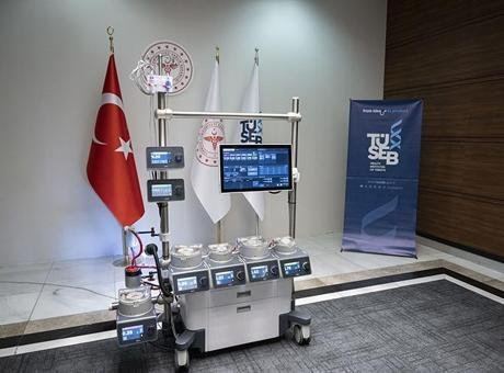 Türk Tıbbında Çığır Açan Gelişme: Yerli Kalp-Akciger Makinesi İlk Kez Kullanıldı