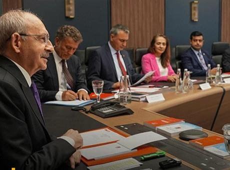 CHP'de Kılıçdaroğlu'ndan Radikal Değişiklikler ve İhraçlar