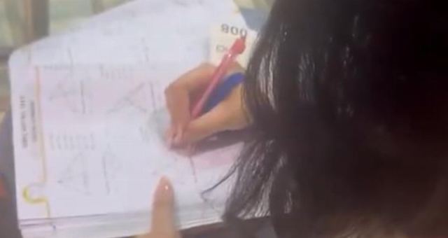 Duruşmada Sınav Stresi: Tutuklu Başkanın Kızı Soru Çözüyor