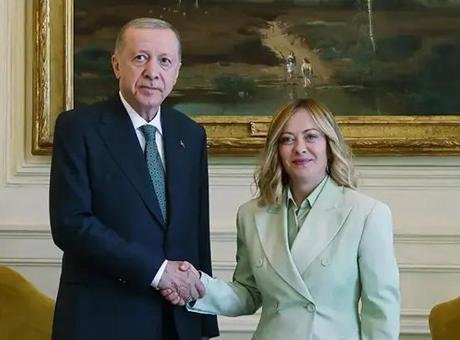 Meloni, Erdoğan'ın Sigarayı Bırak Çağrısına Destek Verdi