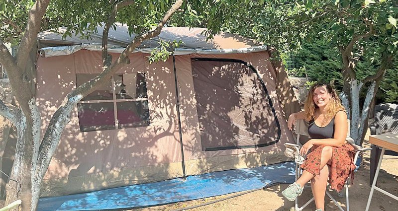 Bodrum'da Çadıra Yerleşen Doktorun Fahiş Kiralarla Mücadelesi