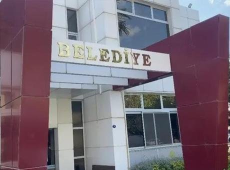 Seferihisar'da Rüşvet Operasyonu: İmar Müdürü Tutuklandı