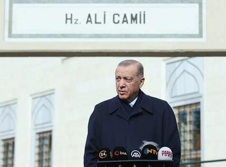 Cumhurbaşkanı Erdoğan, Cuma Namazını Hz. Ali Camisi'nde Kıldı