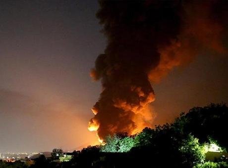 Sirik'te Patlamalar: ABD'nin Hedefi İletişim Kulesi mi?