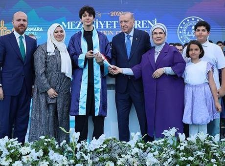 Cumhurbaşkanı Erdoğan, İTO Marmara Anadolu İmam Hatip Lisesi'nde diploma dağıttı