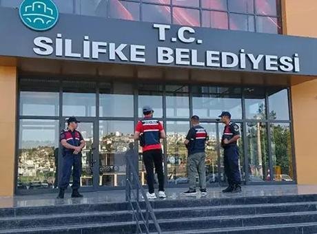 Silifke Belediyesi'ne Şok Operasyon: 8 Kişi Tutuklandı