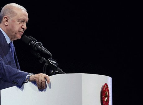 Üç Belediye Başkanı AK Parti'ye Katıldı: Erdoğan Rozetleri Takti