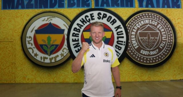 Fenerbahçe, Dirk Kuyt'ı Yardımcı Antrenör Olarak Duyurdu!