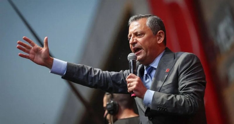 Özgür Özel ve 11 Vekilin Dokunulmazlık Dosyaları Meclis'e Sevk Edildi