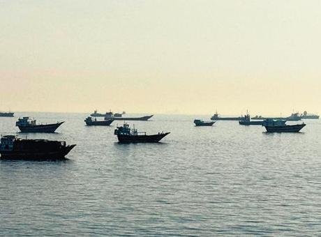 Hürmüz Boğazı'nda İran Füzeleri BAE Tankerlerine Saldırdı