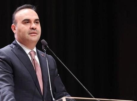 Bakan Kacır'dan Uzay Vizyonu: Ay'a Türk Mühendislerin Aracıyla Ulaşacağız