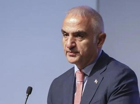 Bakan Ersoy'dan 15 Temmuz Mesajı: Demokrasiye Sahip Çıkmak