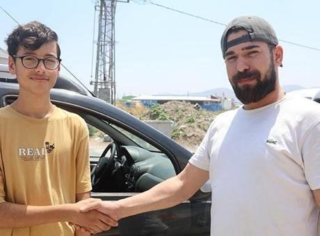 Bir Telefonun Peşinden: Ahmet'in İyi Kalpli Hikayesi