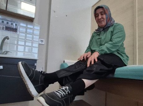 51 Yaşında İlk Defa Ayakkabı Giyen Kadın: Yaşamı Değişti!