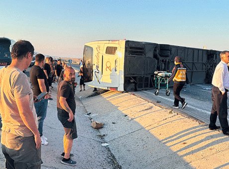 Kütahya'da Yolcu Otobüsü Devrildi: 31 Yaralı