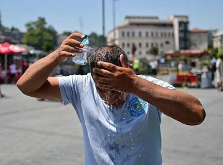 Türkiye'yi Bekleyen Aşırı Sıcaklar: Uzmanlardan Uyarılar