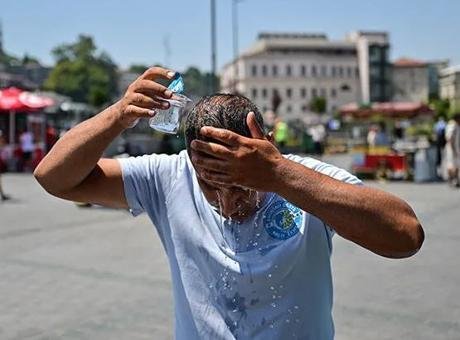 Türkiye'yi Bekleyen Aşırı Sıcaklar: Uzmanlardan Uyarılar