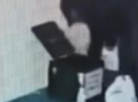 Fatih'te Camiden Hırsızlık: Yardım Kutusu Kırıldı