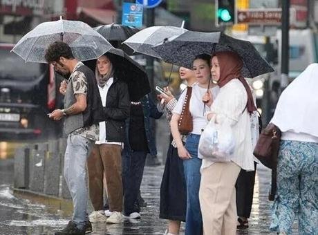 İstanbul'da Sağanak Yağış Alarmı: Cuma ve Cumartesi Kritik Günler!