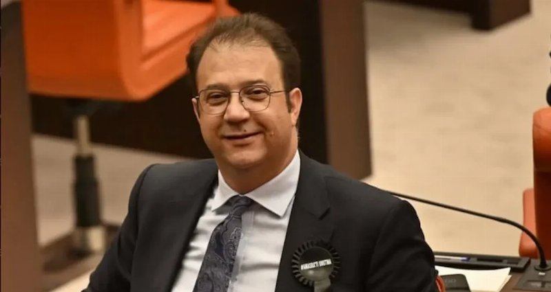 CHP'li Vekilden Yeni Parti'ye Sert Eleştiri: Neler Oluyor?
