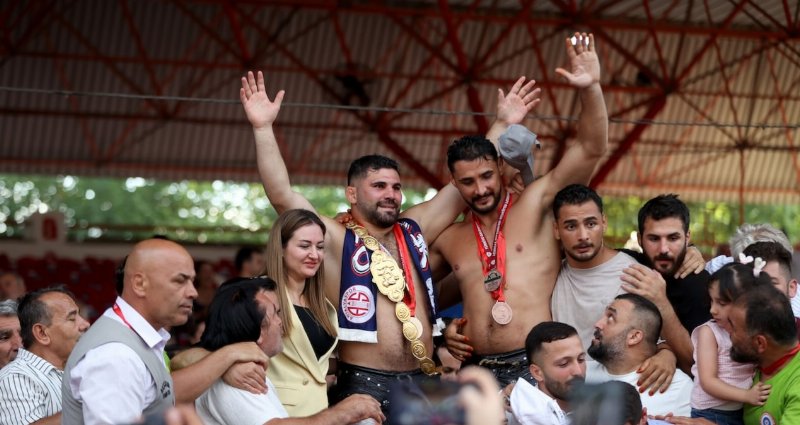 Kırkpınar'da Antalya'lı Pehlivanların Efsane Başarısı
