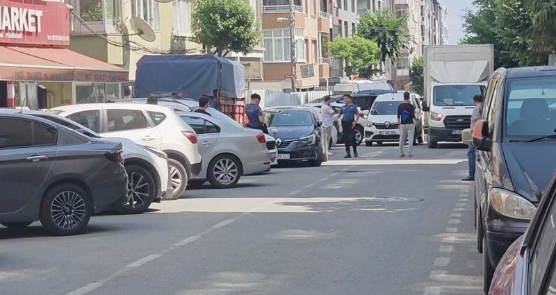 Küçükçekmece'de Gün Ortasında Silahlı Saldırı: Bir Yaralı