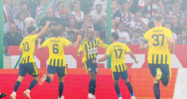 Fenerbahçe'nin UEFA Kadrosu Açıklandı: İki İsim Dışarıda Kaldı
