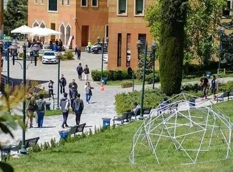YÖK'ten özel üniversitedeki pankart krizi için soruşturma