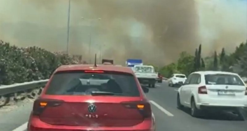Manisa'da Orman Yangını: İzmir-İstanbul Otoyolu Kapatıldı