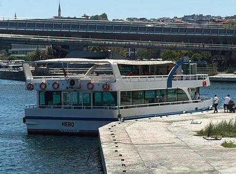 Haliç'te Tekne Kazası: Gemi Personeli Hala Aranıyor
