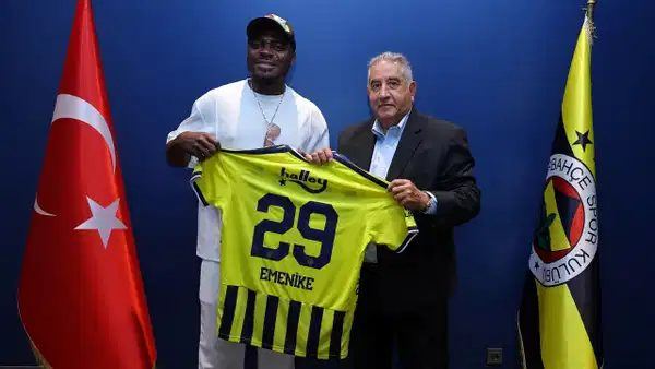 Emmanuel Emenike, Fenerbahçeli Taraftarlara 'O sezon bu sezon' Dedi