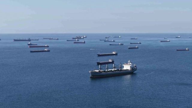 Karadeniz’de Güvenlik Krizi Ticaret Gemilerini Marmara’ya Yığdı