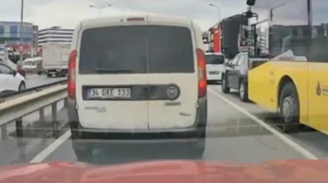 İETT Şoförü ile Sürücü Arasında Trafik Tartışması Yaşandı