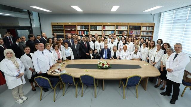 Cumhurbaşkanı Erdoğan, Gazi Anadolu Lisesi'nde öğretmenlerle buluştu