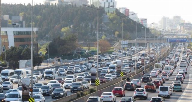 İstanbul Trafiğinde Çile: Mesai Sonrası Yoğunluk Zirveye Ulaştı