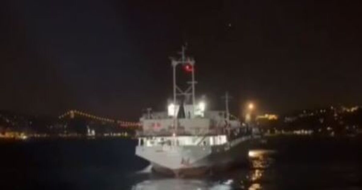 İstanbul Boğazı'nda arızalanan ANI STAR gemisi kurtarıldı
