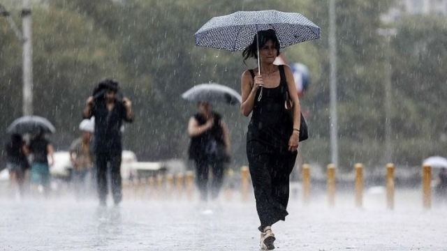 İstanbul'da Meteorolojiden Kuvvetli Yağış Uyarısı