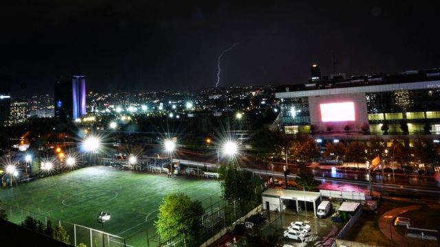 Başkentte sağanak yağış sonrası trafik yoğunluğu arttı