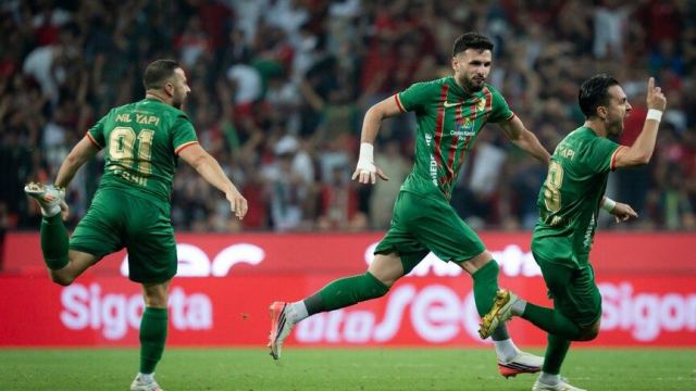 Amed Sportif Faaliyetler, iç sahada 4'te 4 yaparak liderliğe yükseldi