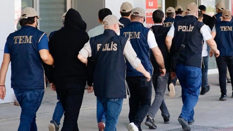 Ankara'da FETÖ operasyonu kapsamında 3 kişi gözaltına alındı