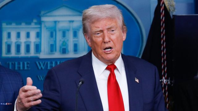 Trump, İran'a Yaptırımları Hafifletme İddialarını Yalanladı