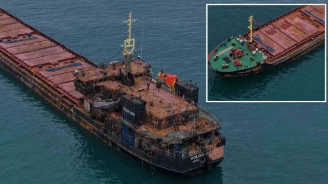 VOLGA-4007 Trabzon açıklarında dron saldırısı sonrası demirledi