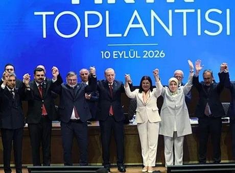 Dört Belediye Başkanı AK Parti'ye Katıldı, Neler Oluyor?