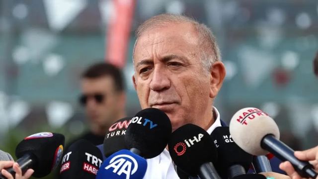 Mahkeme CHP İstanbul İl Kongresi'ndeki tedbir kararını kaldırdı