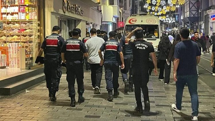 İstanbul'da 'Ailem Güvende' operasyonu: Şüpheliler adliyeye sevk edildi