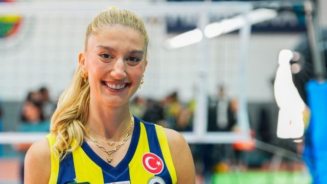 Fenerbahçeli Voleybolcu Arelya Karasoy Koçaş Yeni Sezon İçin Motivasyonu Yüksek