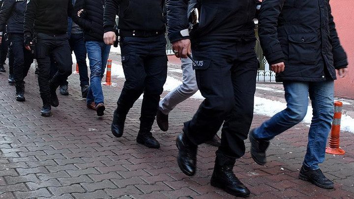 İstanbul'da Usulsüz Vatandaşlık Soruşturmasında 72 Gözaltı